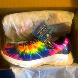 Size 1.5 brand new tie dye sketchers shoes